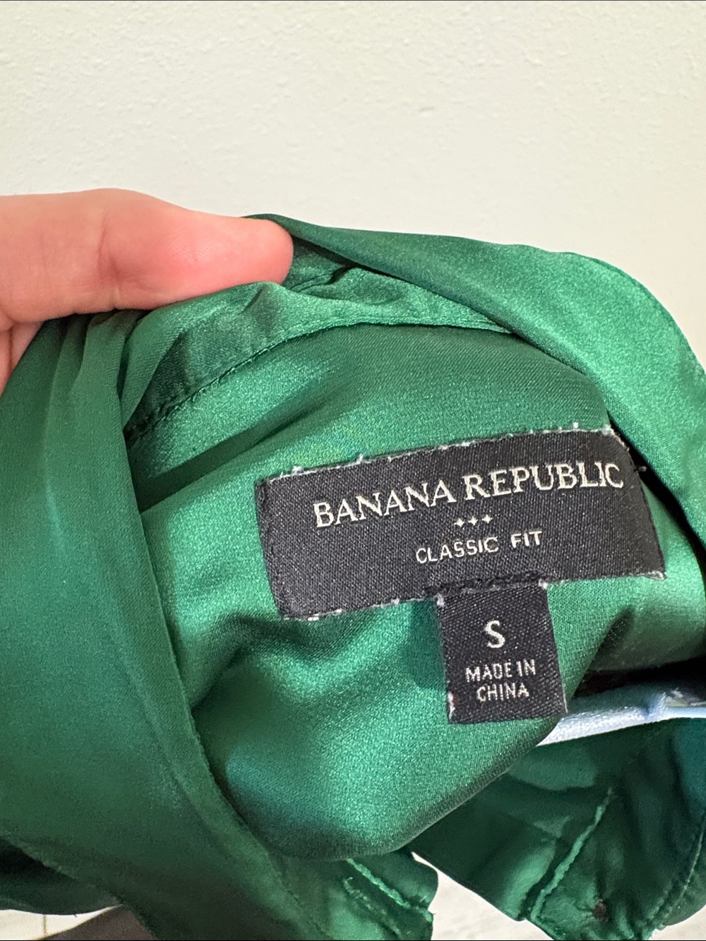 Banana Republic Emerald Green Button-Down Blouse - Picture 2 of 4
